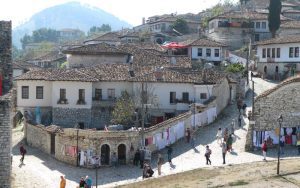 Lee más sobre el artículo Que ver, que hacer y comer en Berat