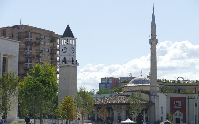 Lee más sobre el artículo Que ver, que hacer y comer en Tirana