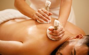 Lee más sobre el artículo Las ventajas de darse un masaje al volver de un viaje