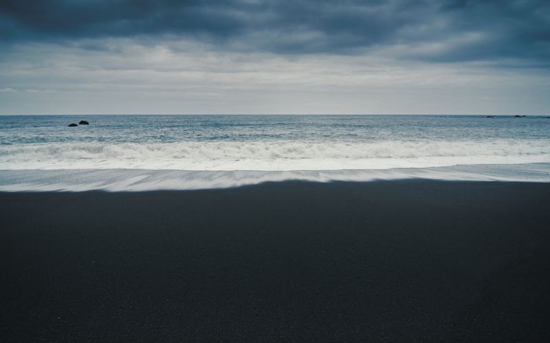 Playas De Arena Negra En Filipinas Que Te Sorprenderán